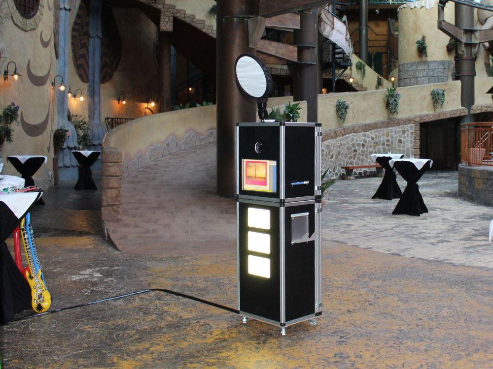 Fahrbare Säulenfotobox in Glarus Nord mieten